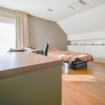 Villa met magazijn